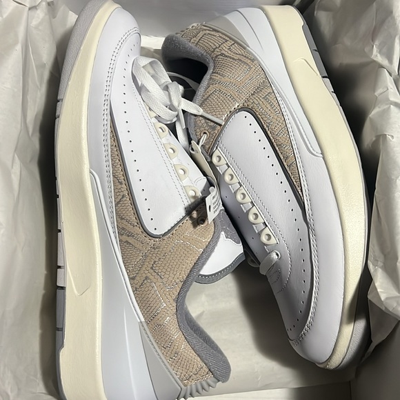 MEN NIKE AJ 2 RETRO SNEAKERS - Picture 2 of 5